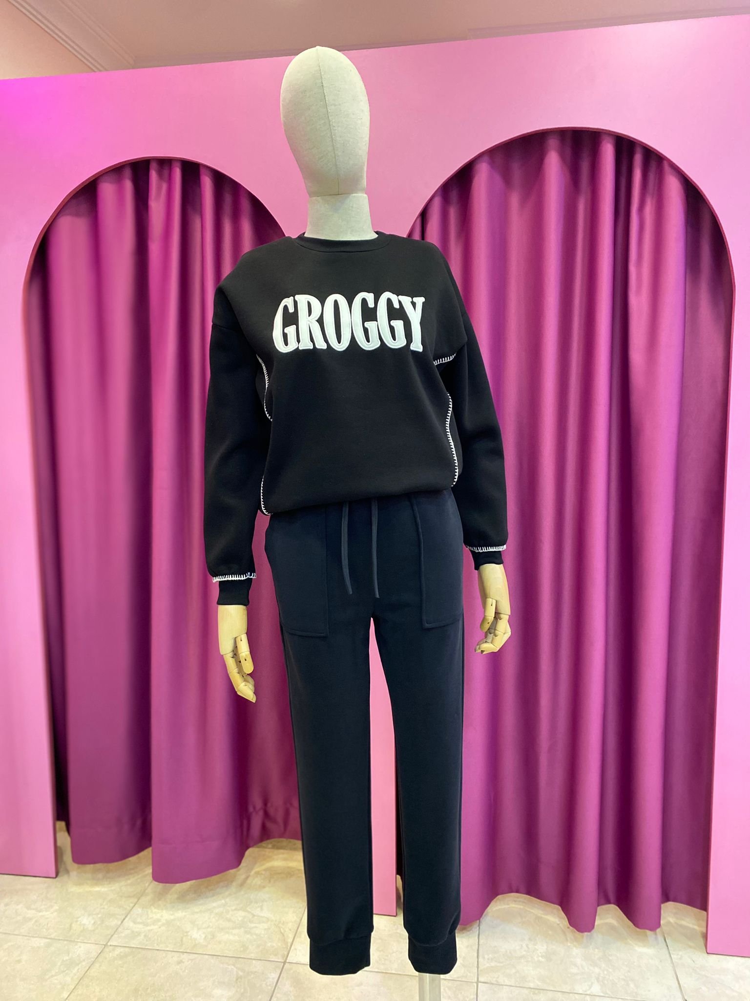 Groggy Yazılı Siyah Sweat